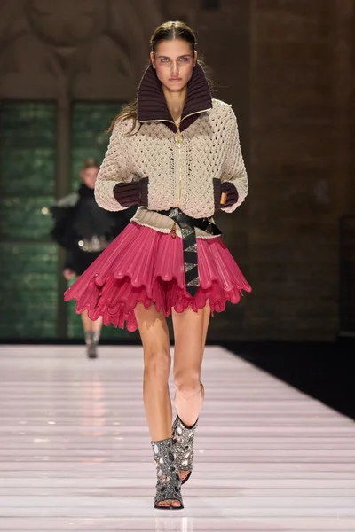 Look 38